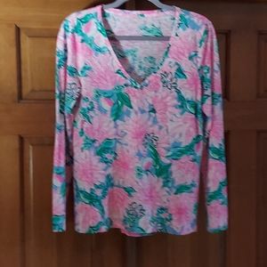 Lilly Purlitzer v neck tee shirt